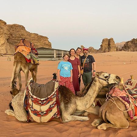 Rum Under The Stars Camp Wadi Rum Buitenkant foto