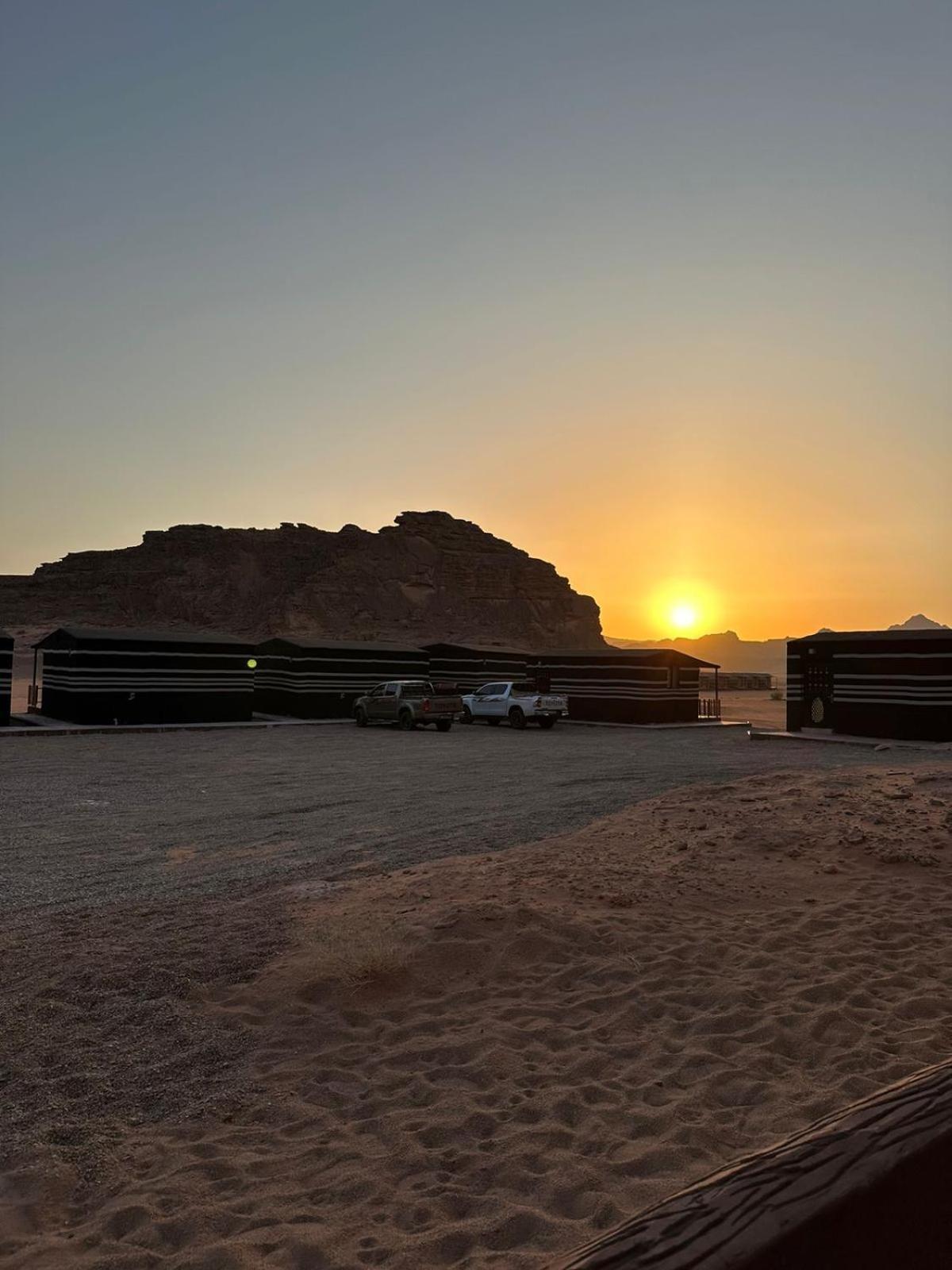 Rum Under The Stars Camp Wadi Rum Buitenkant foto