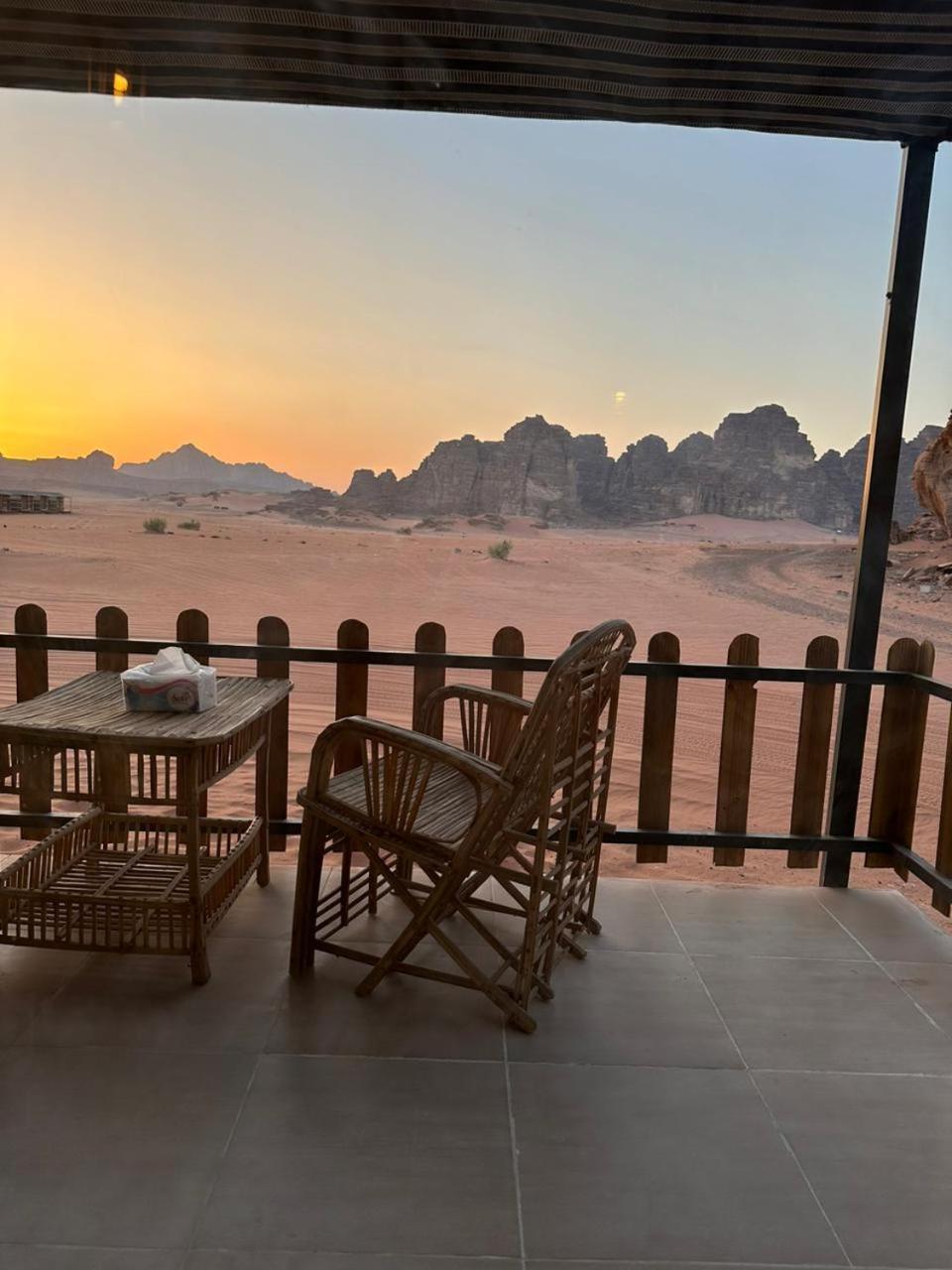 Rum Under The Stars Camp Wadi Rum Buitenkant foto