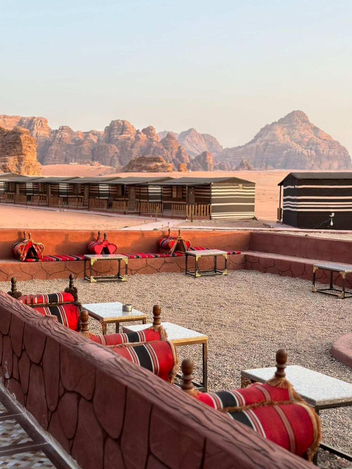 Rum Under The Stars Camp Wadi Rum Buitenkant foto