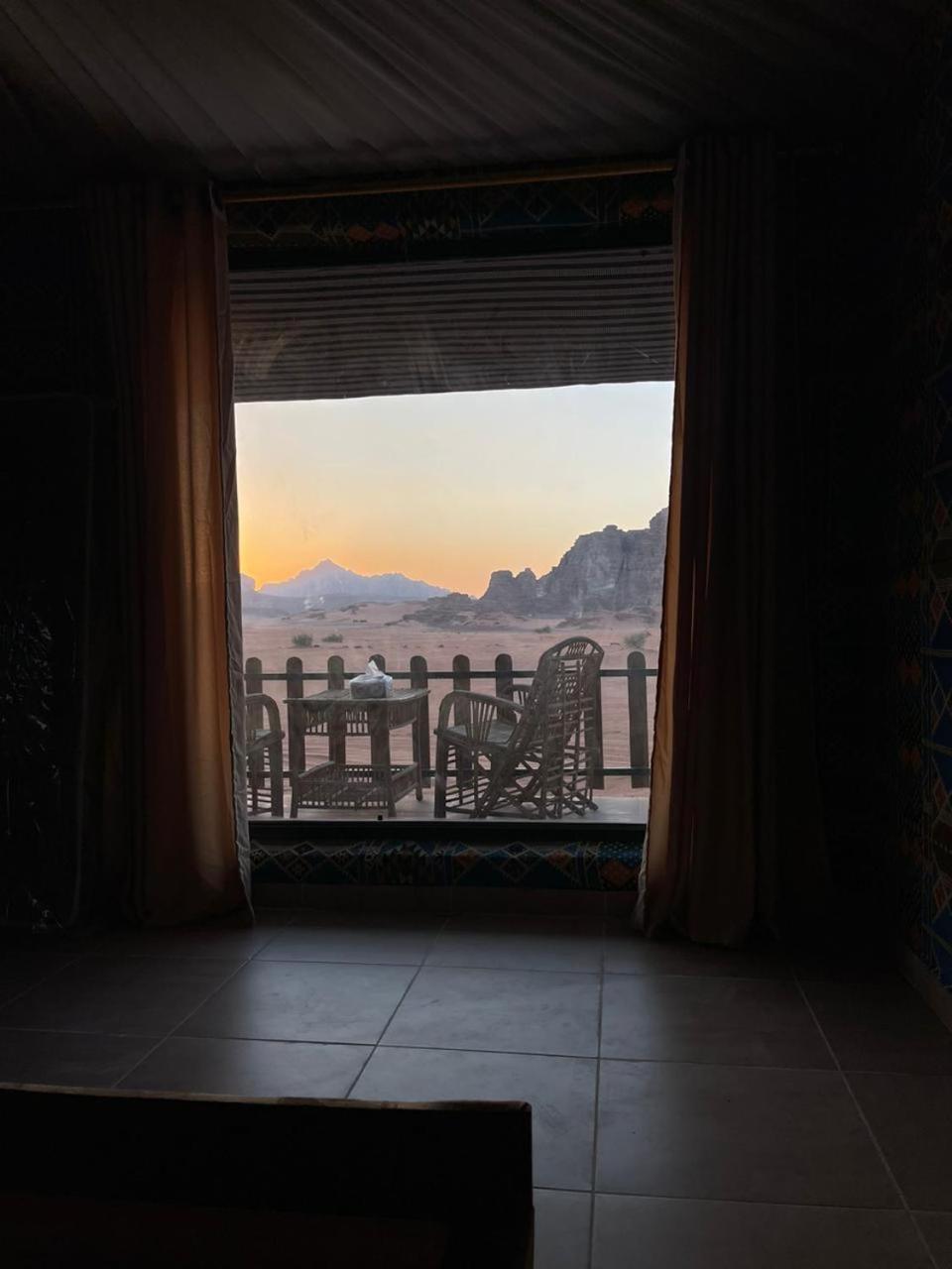 Rum Under The Stars Camp Wadi Rum Buitenkant foto