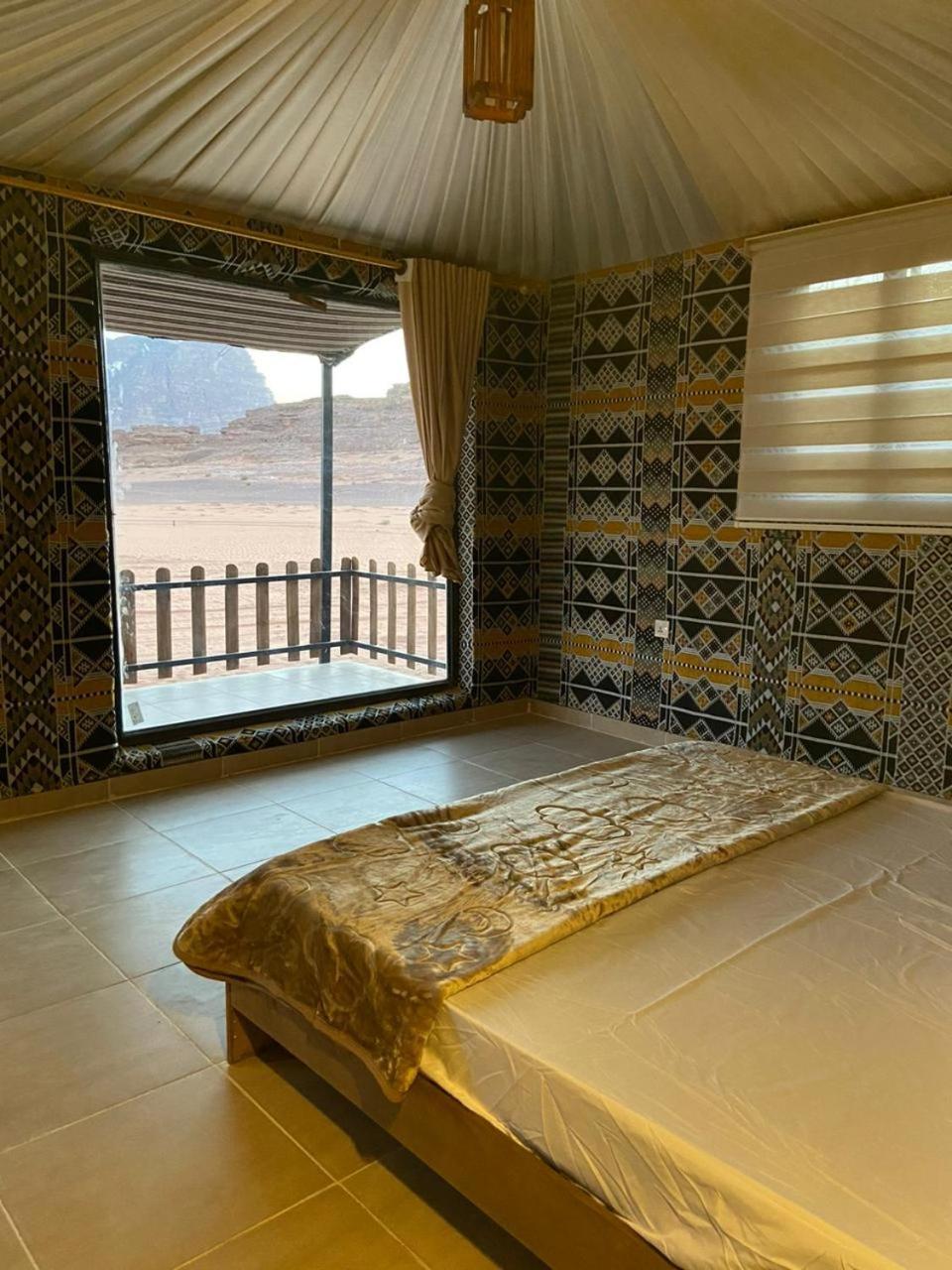 Rum Under The Stars Camp Wadi Rum Buitenkant foto