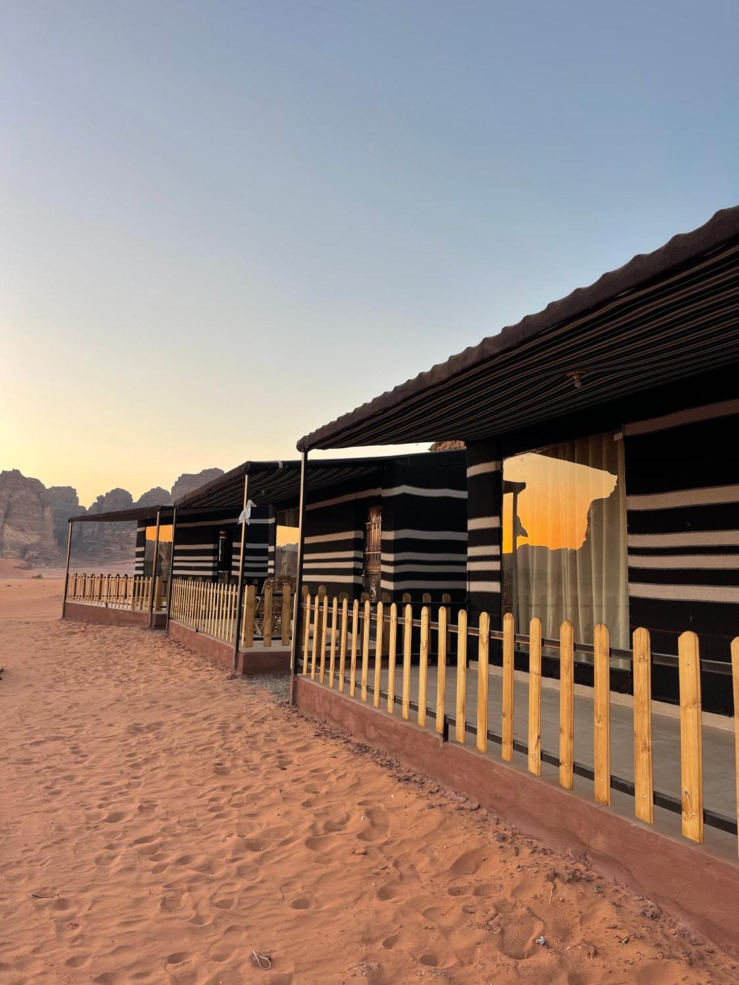 Rum Under The Stars Camp Wadi Rum Buitenkant foto