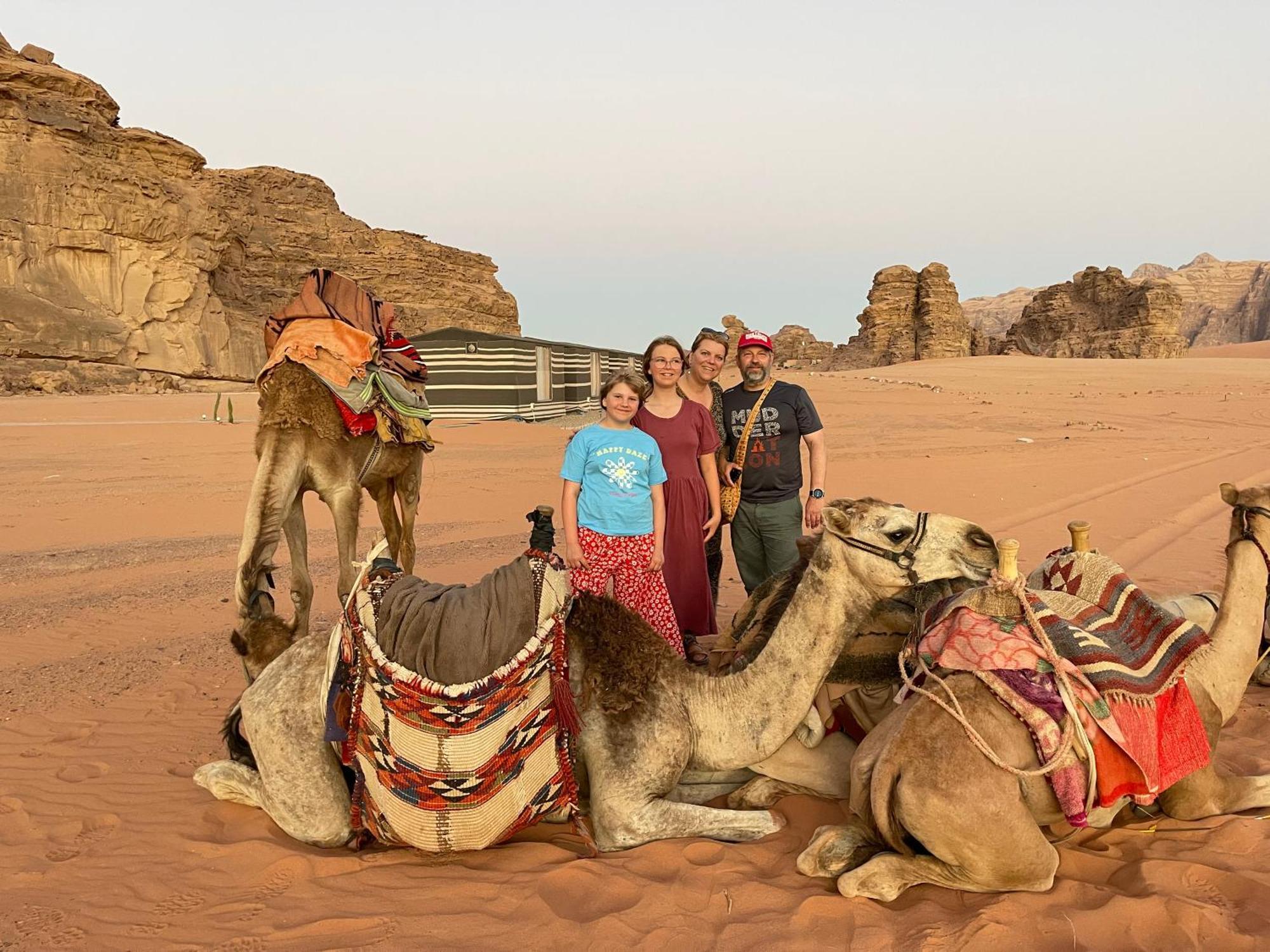 Rum Under The Stars Camp Wadi Rum Buitenkant foto