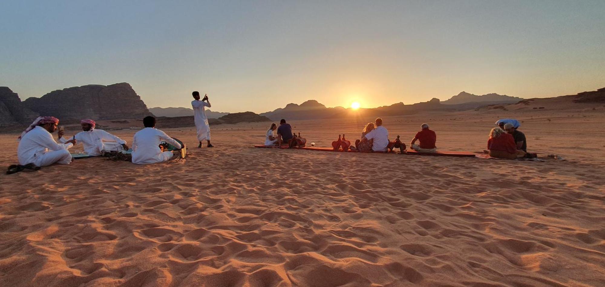 Rum Under The Stars Camp Wadi Rum Buitenkant foto